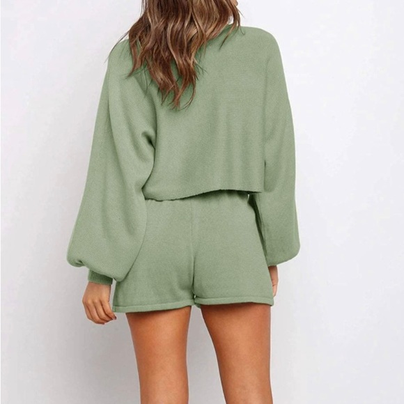 Boutique Green Knit Long Sleeve Sweater & Drawstring Pocket Shorts Set - Picture 9 of 13